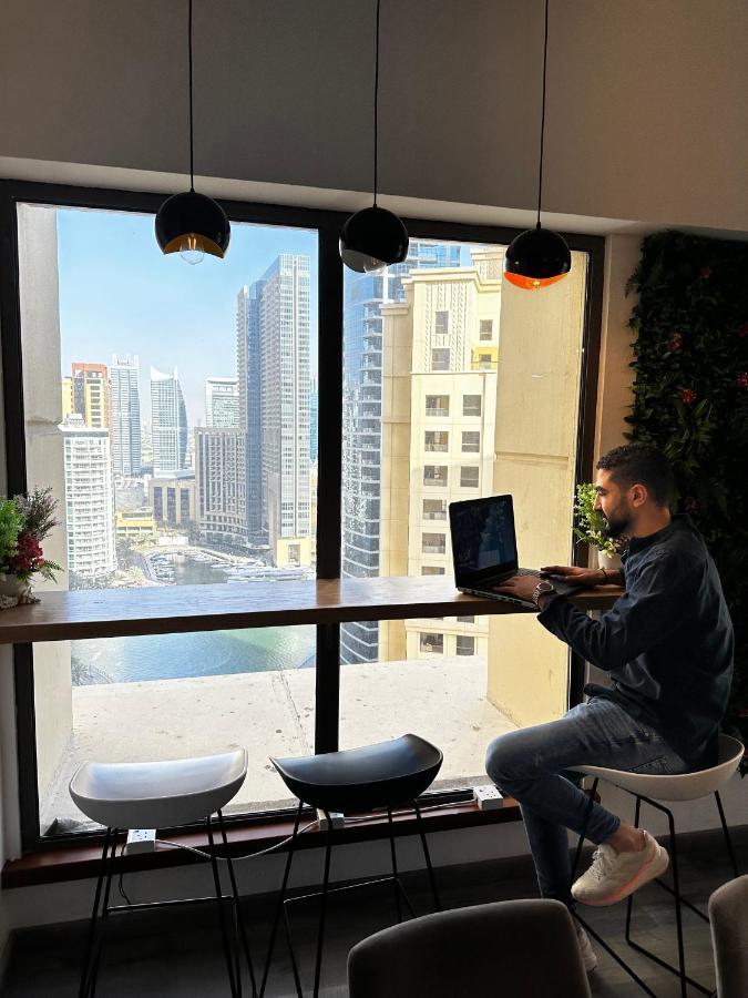 Lunar Hostel 96 Dubai Exteriör bild