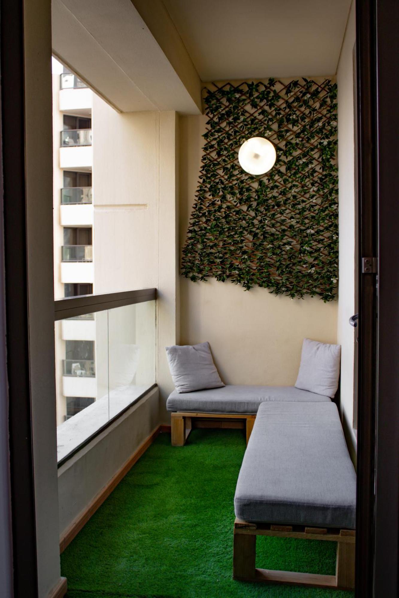 Lunar Hostel 96 Dubai Exteriör bild
